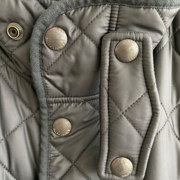 Polo by Ralph Lauren Diamond Quilted Jacket with suede shoulder patch. - Picture 8 of 9